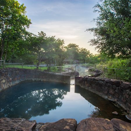 Thanh Tan Hot Springs By Fusion Hue Bagian luar foto
